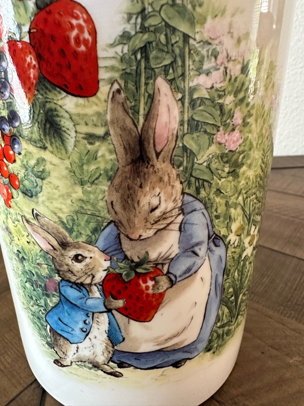 Ceramic Canister Jar Peter Rabbit Strawberry NEW - Picture 3 of 9